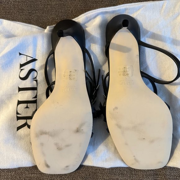 MSRP 195 Aster Capri Leather Sandals Used once size 8 with dust bag included - Picture 4 of 7